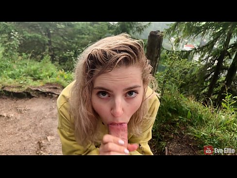 ❤️ Une fille avale du sperme après une fellation publique - Eva Elfi ❤️ Vidéo de baise at us ❌