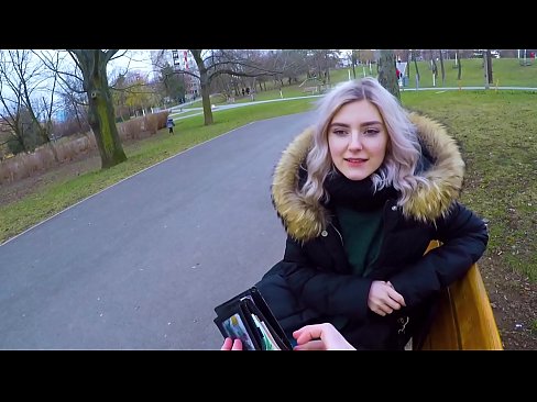 ❤️ Avaler le sperme chaud d'un étranger pour de l'argent - pipe dans le parc par Eva Elfie ❤️ Vidéo de baise at us ❌